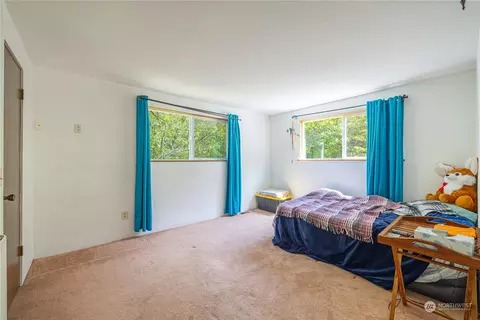 Bedroom - 3232 Sequim-dungeness Way, Sequim, WA 98382 photo 1 of 3