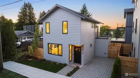 3014 E Howell St, Seattle, WA 98122
