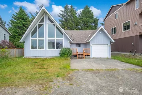 32708 J Pl, Ocean Park, WA 98640