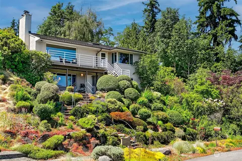 16703 41st Ave NE, Lake Forest Park, WA 98155