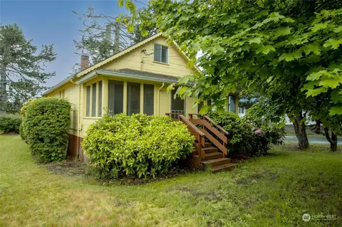24029 Roberts Dr, Black Diamond, WA 98010