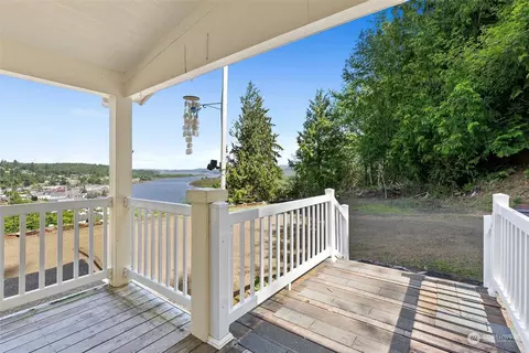 411 Cowlitz St W, South Bend, WA 98586