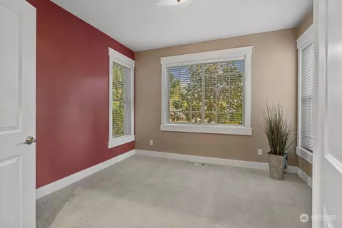 Bedroom - 20315 96th Ave NE, Bothell, WA 98011 photo 1 of 10