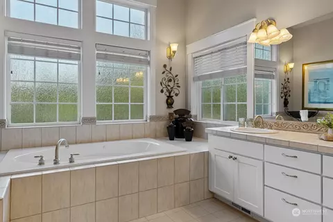 Bath - 20315 96th Ave NE, Bothell, WA 98011 photo 5 of 5