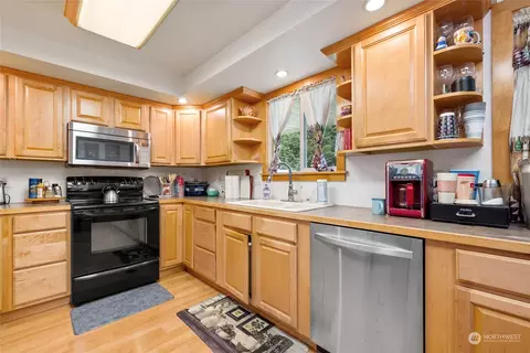 Kitchen - 15109 Spanaway Loop Rd S, Spanaway, WA 98387 photo 1 of 5