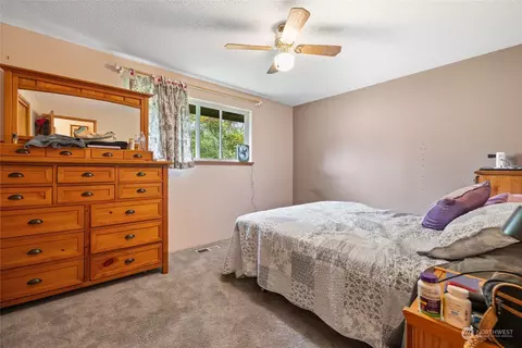 Bedroom - 15109 Spanaway Loop Rd S, Spanaway, WA 98387 photo 2 of 4