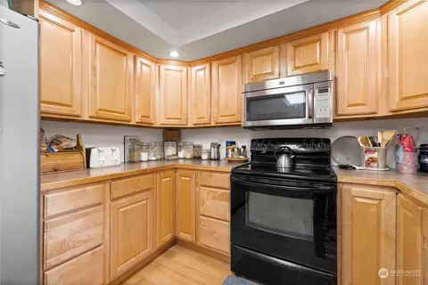 Kitchen - 15109 Spanaway Loop Rd S, Spanaway, WA 98387 photo 2 of 5
