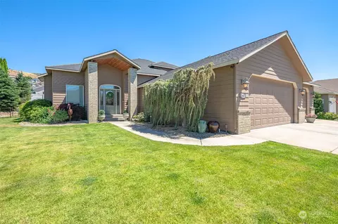 1645 Holly Ln, East Wenatchee, WA 98802