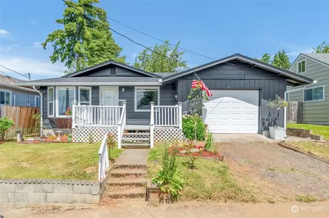 435 S 2nd St, Cathlamet, WA 98612