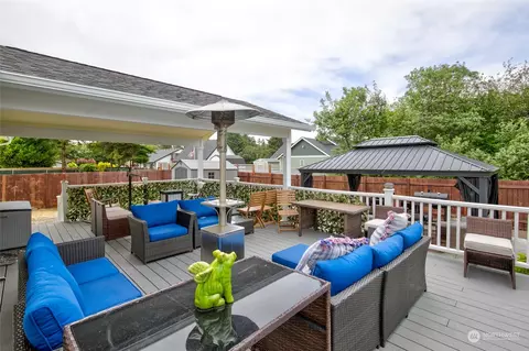 291 Mast Ave NW, Ocean Shores, WA 98569