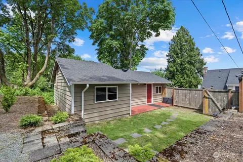 10012 15th Ave S, Seattle, WA 98168