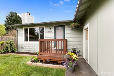 9026 8th Pl W, Everett, WA 98204 photo 2