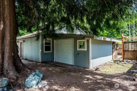 Exterior - 107 231st St SE, Bothell, WA 98021 photo 9 of 12