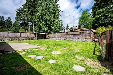 Exterior - 107 231st St SE, Bothell, WA 98021 photo 7 of 12