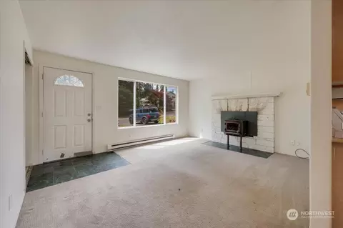 Living - 107 231st St SE, Bothell, WA 98021 photo 2 of 4