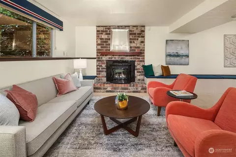 Living - 23525 3rd Ave SE, Bothell, WA 98021 photo 6 of 6