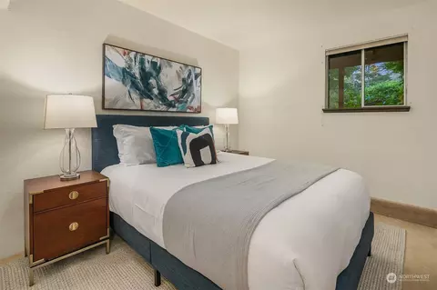 Bedroom - 23525 3rd Ave SE, Bothell, WA 98021 photo 5 of 6