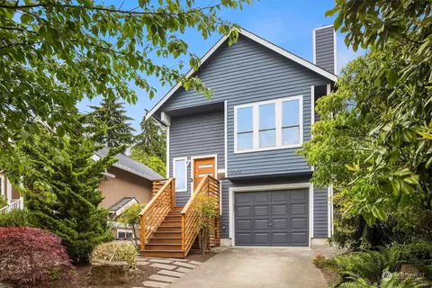 9048 Burke Ave N, Seattle, WA 98103