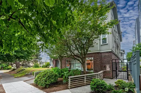 5953 California Ave SW #1C, Seattle, WA 98136