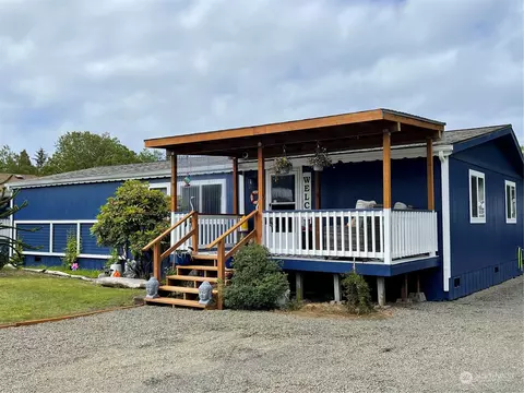 27905 Q Ln, Ocean Park, WA 98640