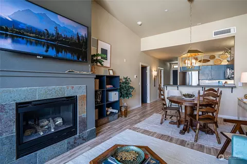 2220 W Woodin Ave #411, Chelan, WA 98816
