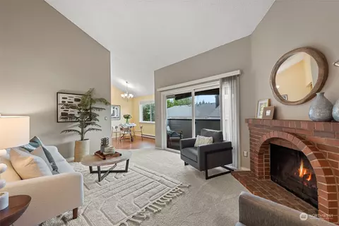 14306 126th Ave NE #E305, Kirkland, WA 98034
