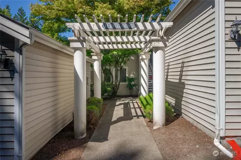 2300 Jefferson Ave NE #H135, Renton, WA 98056