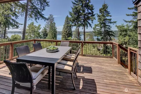 7825 SE 63rd Pl, Mercer Island, WA 98040