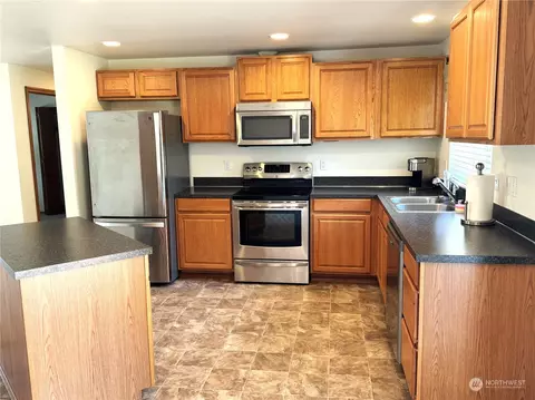 Kitchen - 3274 E Harbor Rd, Langley, WA 98260 photo 2 of 2