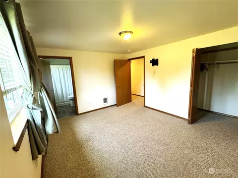 Bedroom - 3274 E Harbor Rd, Langley, WA 98260 photo 1 of 4