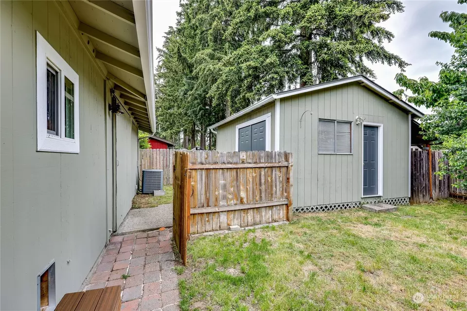 Exterior - 11821 Carter Ave SW, Port Orchard, WA 98367 photo 5 of 9