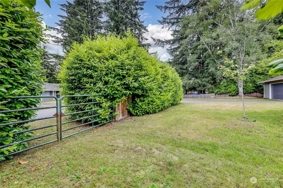 Exterior - 11821 Carter Ave SW, Port Orchard, WA 98367 photo 7 of 9