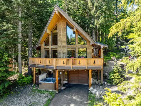 310 Snoqualmie Dr, Snoqualmie Pass, WA 98068