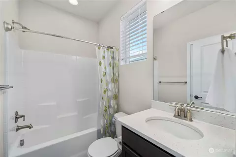 Bath - 3434 Edith Ave, Enumclaw, WA 98022 photo 4 of 5