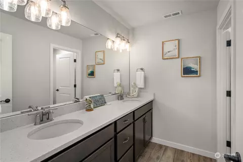 Bath - 3434 Edith Ave, Enumclaw, WA 98022 photo 5 of 5