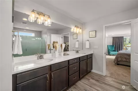 Bath - 3434 Edith Ave, Enumclaw, WA 98022 photo 2 of 5
