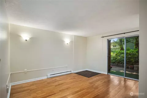 Living - 7309 224th St SW #E9, Edmonds, WA 98026 photo 1 of 2