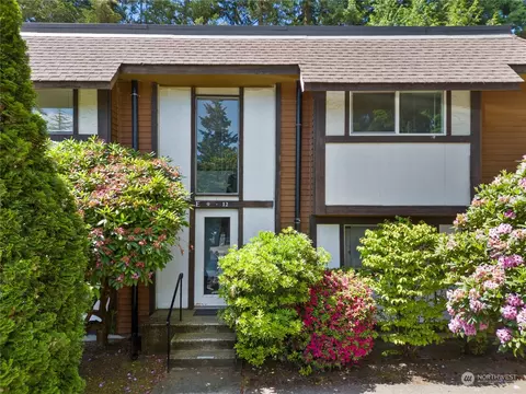 7309 224th St SW #E9, Edmonds, WA 98026