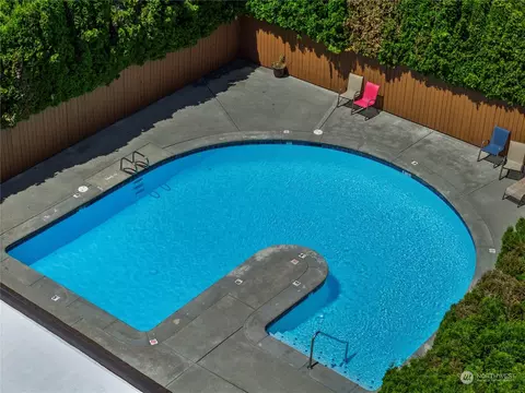 Exterior - 7309 224th St SW #E9, Edmonds, WA 98026 photo 4 of 5