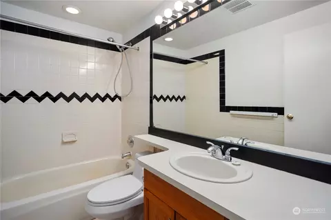 Bath - 7309 224th St SW #E9, Edmonds, WA 98026 photo 1 of 1