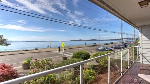 2104 Alki Ave SW #102, Seattle, WA 98116
