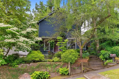 2447 E Valley St, Seattle, WA 98112