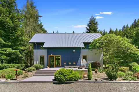 22032 Dewberry Rd NE, Indianola, WA 98342