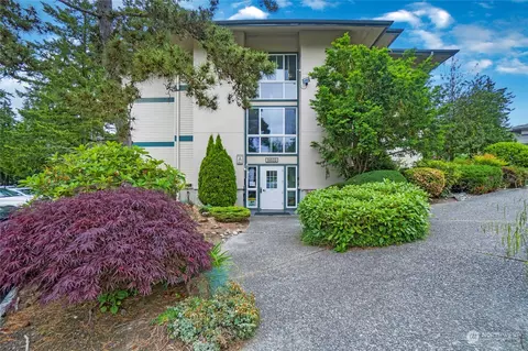 5620 200th St SW #A207, Lynnwood, WA 98036