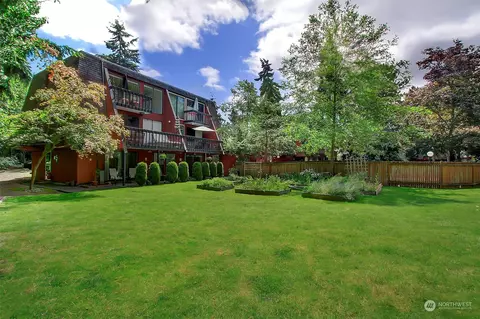 10763 Burke Ave N #E-15, Seattle, WA 98133