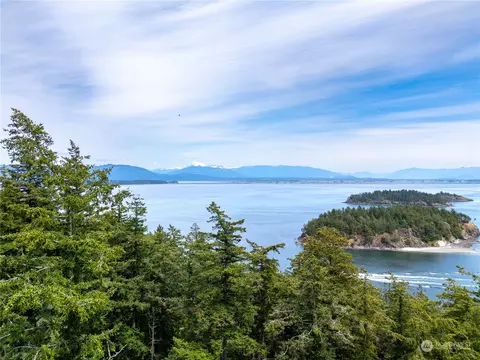 7419 Island View Dr, Anacortes, WA 98221