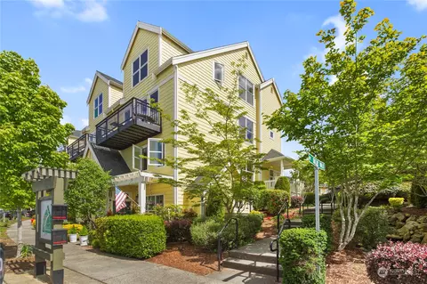 1950 18th Ave NE #B, Issaquah, WA 98029