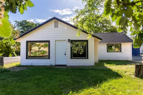 1 Fir St S, Omak, WA 98841