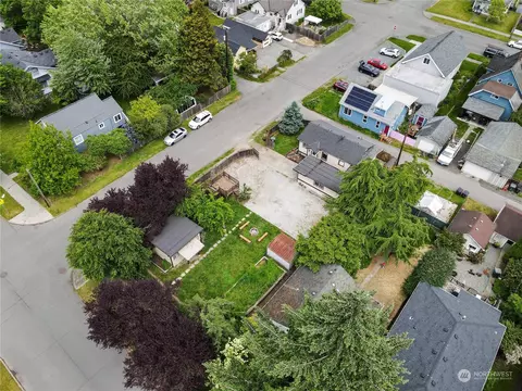 View/Area - 2401 Cedar St, Everett, WA 98201 photo 2 of 5