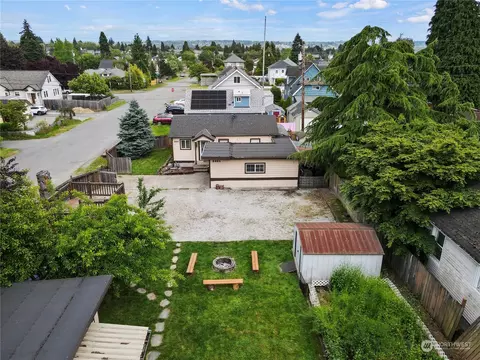 Exterior - 2401 Cedar St, Everett, WA 98201 photo 8 of 10